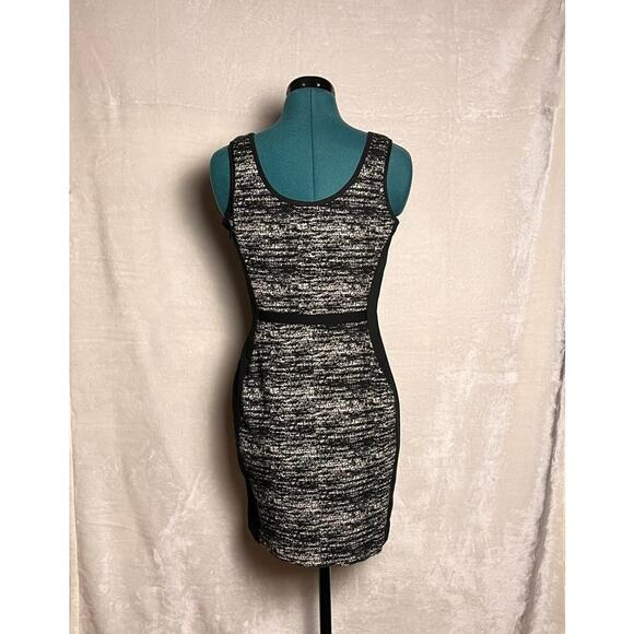 Banana Republic Sheath Dress Women's 4P Petite Stretch Midi Black & Cream Sporty - Picture 3 of 10
